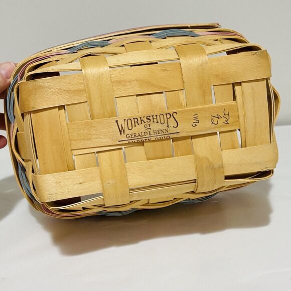 1992 Henn Basket Welcome to the World Pink Blue Bands Woven Signed Handles FLAW - Picture 8 of 11